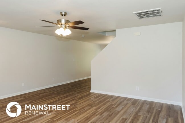 Building Photo - 204 Farmington Dr