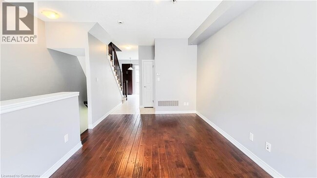 Building Photo - 342 Mill St