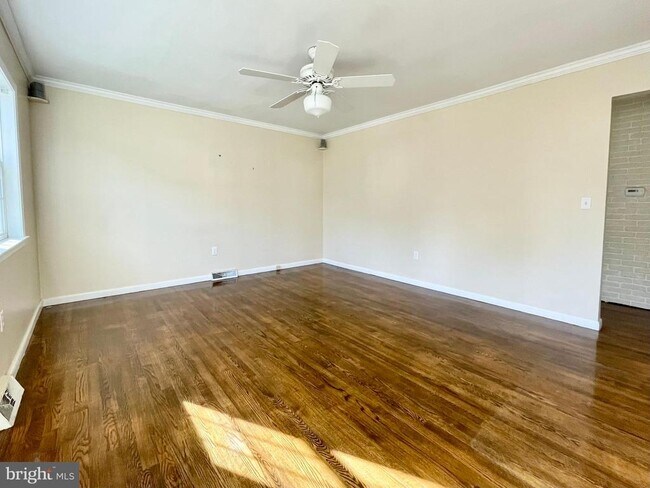 Foto del edificio - 19 Hickory Ln