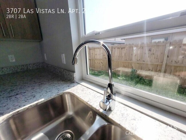 Foto del edificio - 3707 Las Vistas Ln