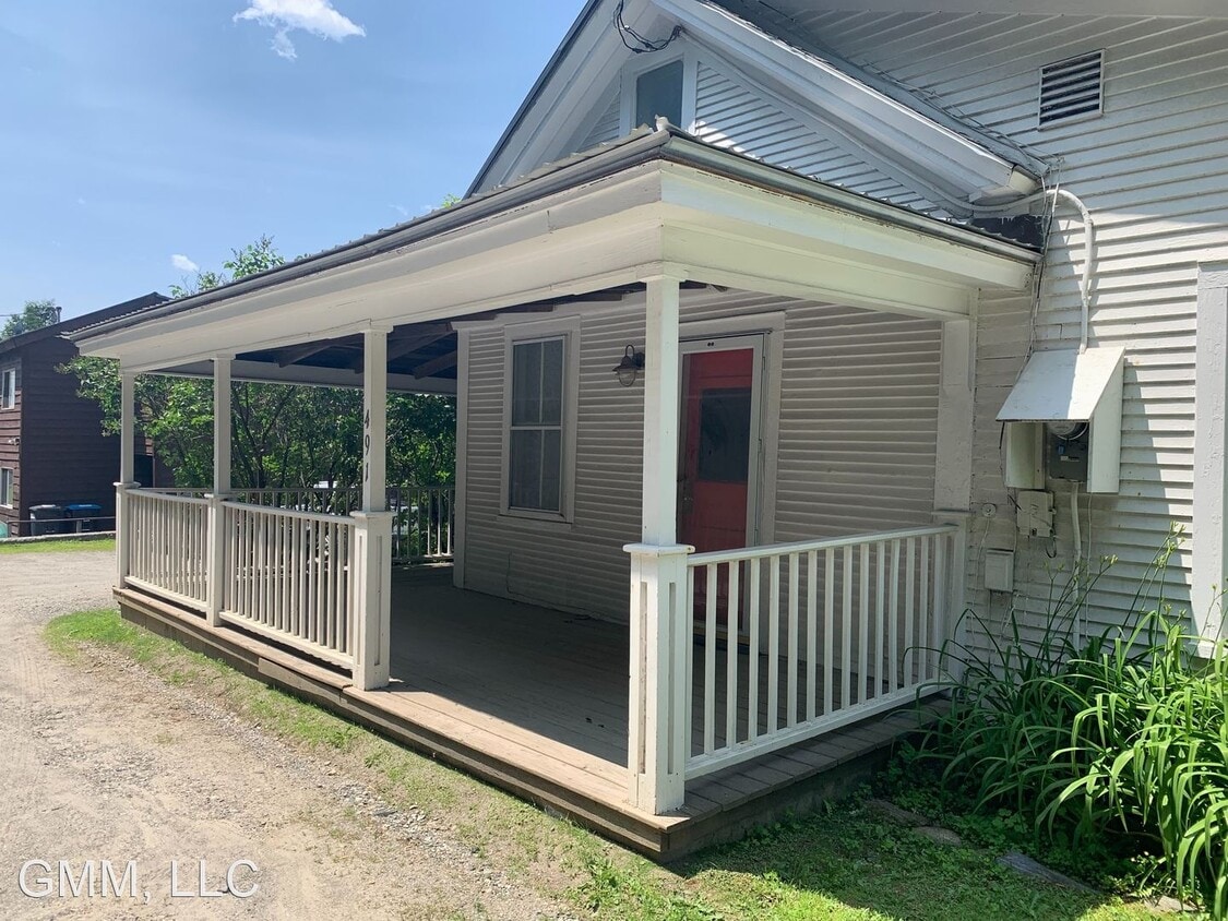 Primary Photo - 2 br, 1 bath House - 491 Maple St