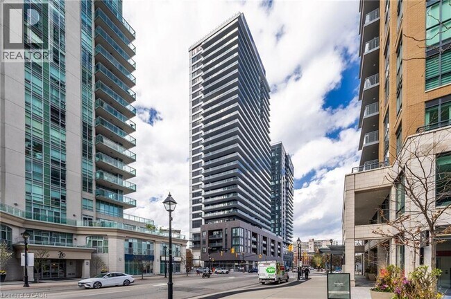 Building Photo - 2075 Lakeshore Rd.