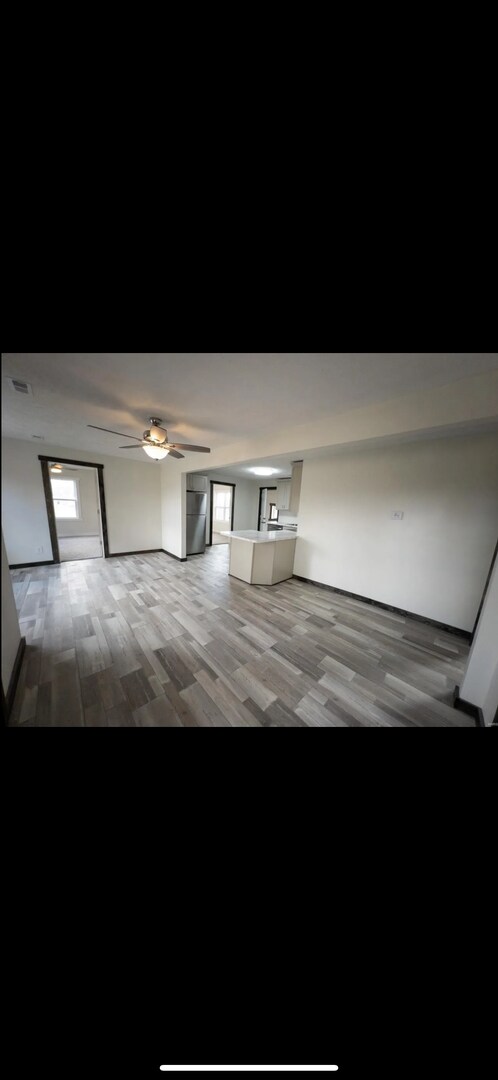 Foto del edificio - 3 bedroom 2 bathroom house for rent