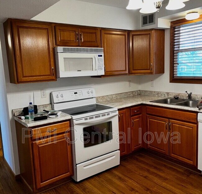 Foto del edificio - 4922 SW 14th St