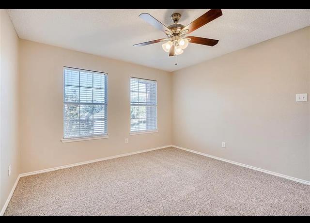 Foto del edificio - 4016 Juniper Ct