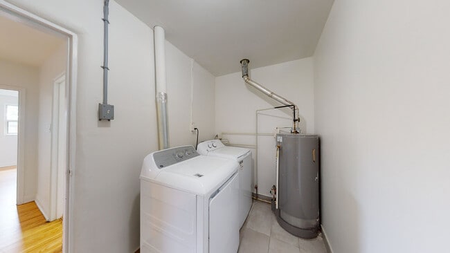 Building Photo - Brant Street