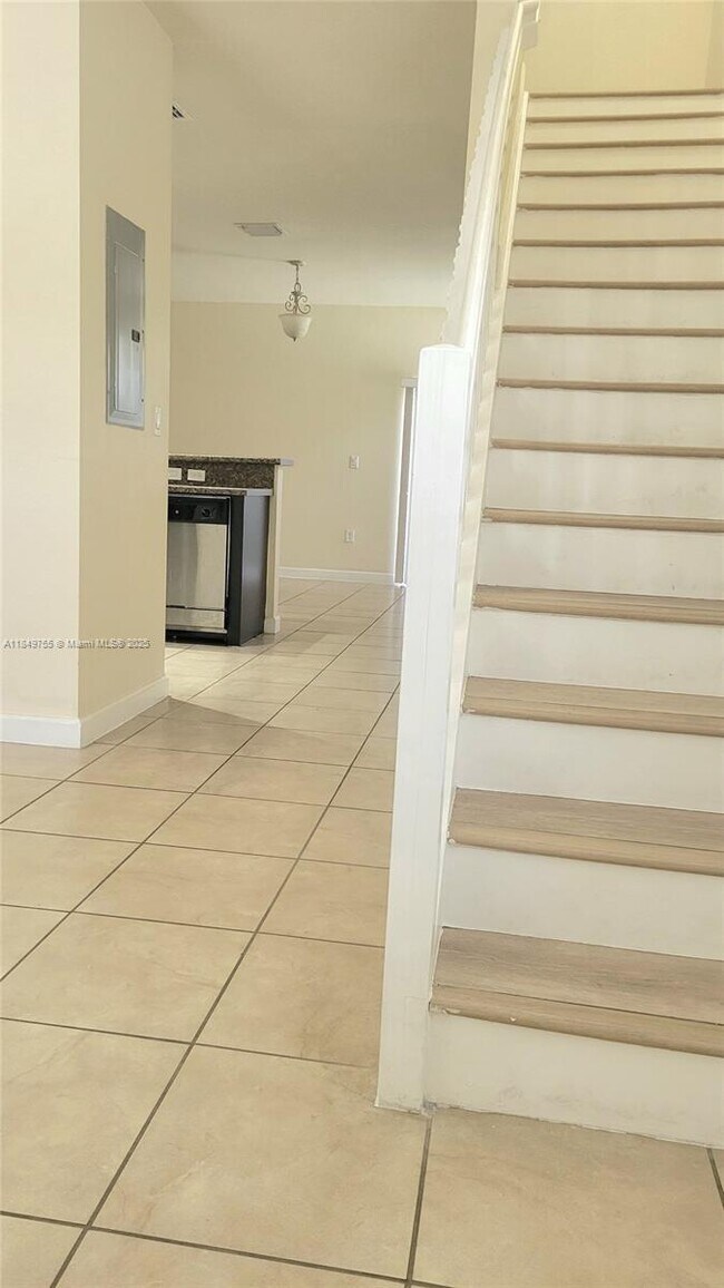Foto del edificio - 3223 SE 4th Ct