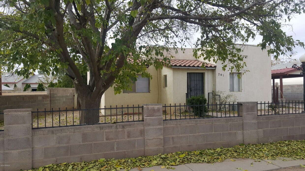 Primary Photo - 701 N Miranda St