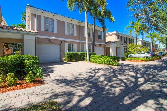 Building Photo - ** THE COVE 3-BED\2.5 BATH BEAUTIFUL FURNI...