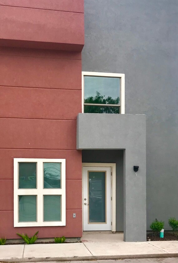 1949 Old Port Isabel Rd, Brownsville, TX 78521 Townhome Rentals in Brownsville TX