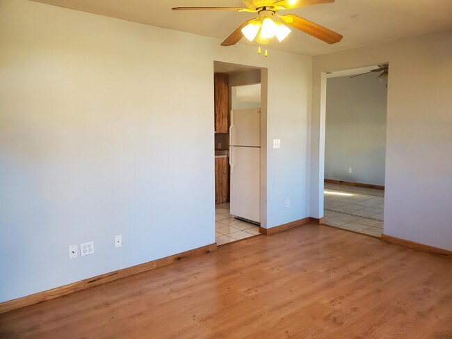 Foto del edificio - 2553 Everitt Dr