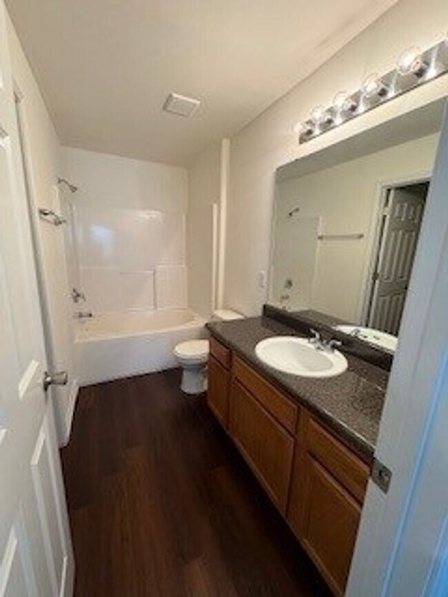 Foto del edificio - 6 Bearing Cir