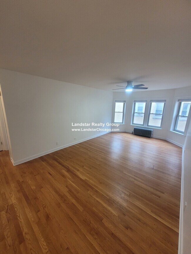 Foto del edificio - 1742 W North Shore Ave