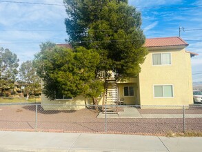 Building Photo - 800 E Virginia Way
