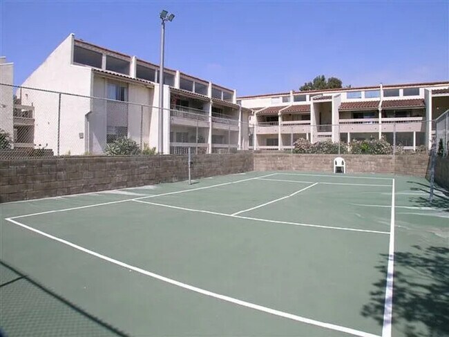 Foto del edificio - 56 Barranca Ave