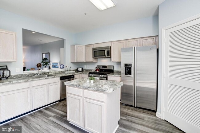 Building Photo - 8605 Willow Leaf Ln