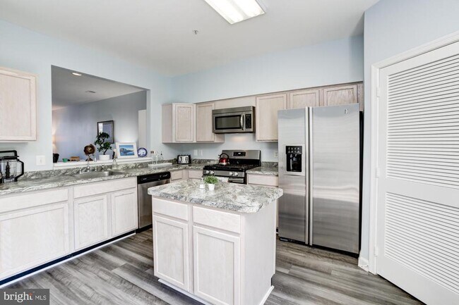 Foto del edificio - 8605 Willow Leaf Ln