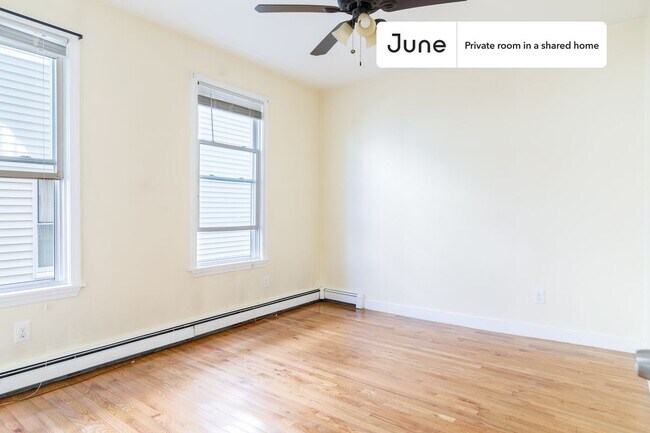 Foto del edificio - Room in Shared 2 bed/1 bath home in JFK/UMass