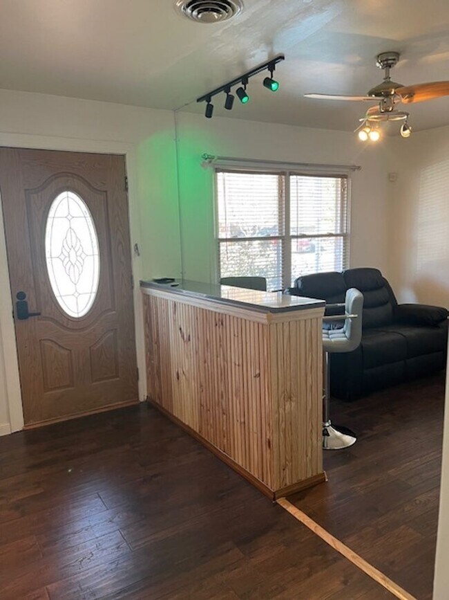 Foto del edificio - 14714 Edgewater Dr