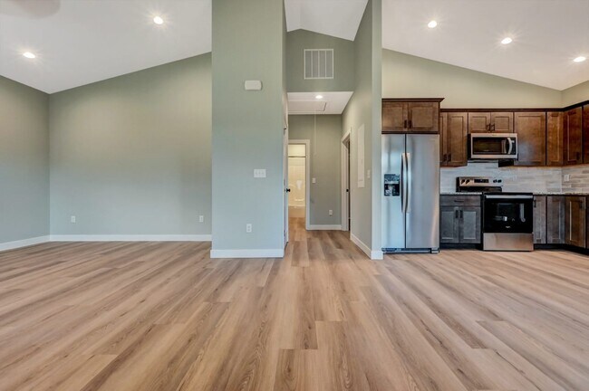 Foto del edificio - 708 Harrison Ave