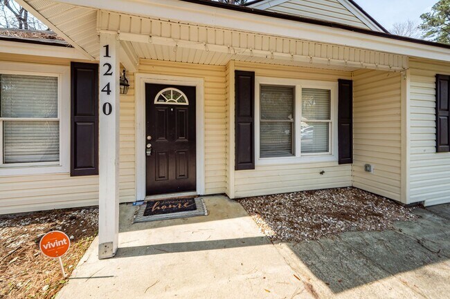 Building Photo - 3 Bedroom, 2 bathroom home in Moss Point - Ladson