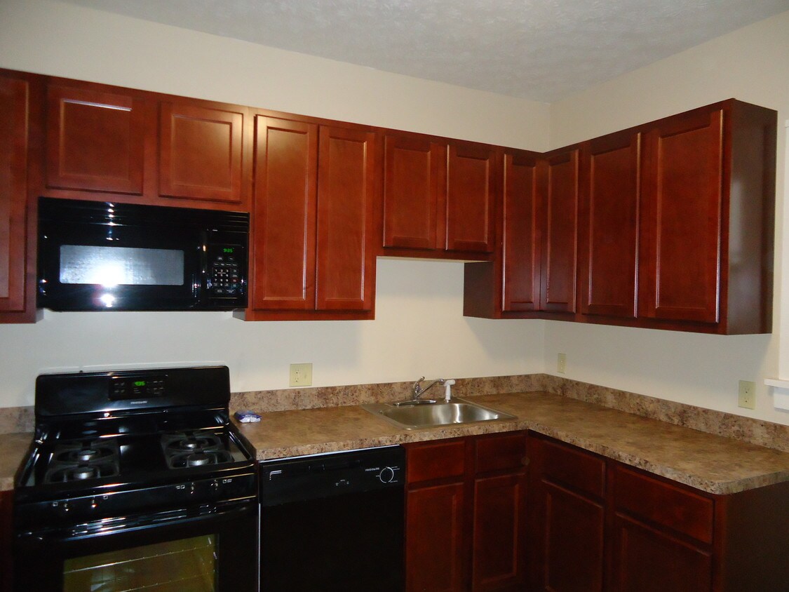 Primary Photo - 2159 Cottage Grove Ave