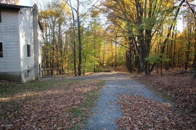 Building Photo - 2 bedroom in Newfoundland PA 18445