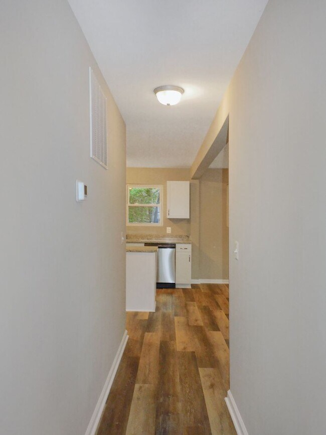 Foto del edificio - 11415 H G Trueman Rd