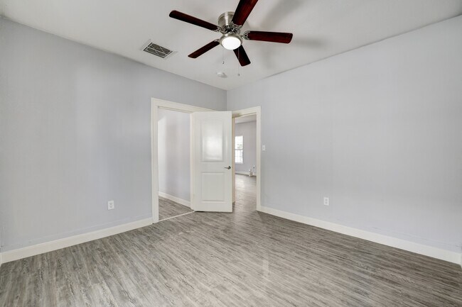 Foto del edificio - 4224 Marina St