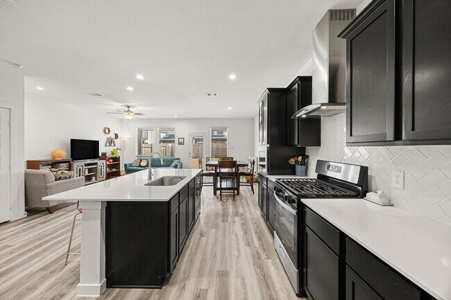 Foto del edificio - 12313 Churchill downs Dr