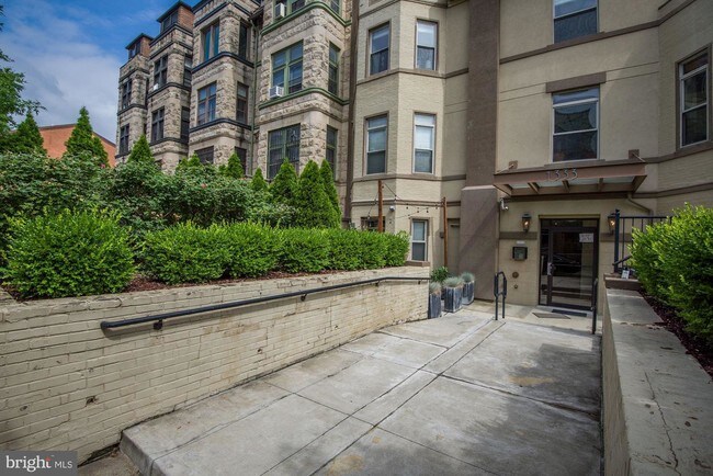 Foto del edificio - 1333 Euclid St NW