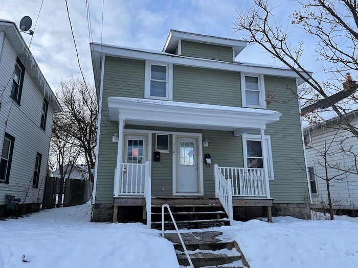 Creston Heights 2 Bedroom Unit House Rental in Grand Rapids, MI