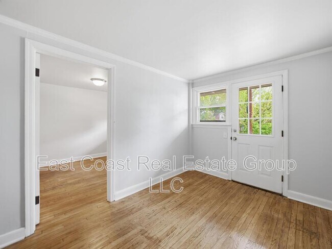 Building Photo - 430-R N Locust St