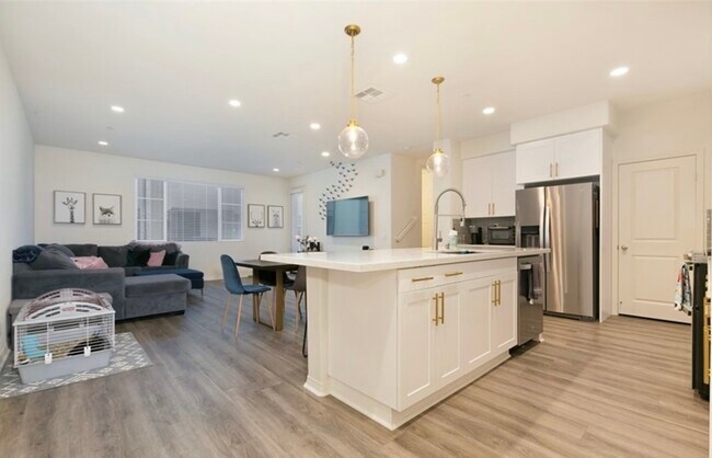 Foto del edificio - 931 E Drapery Ln