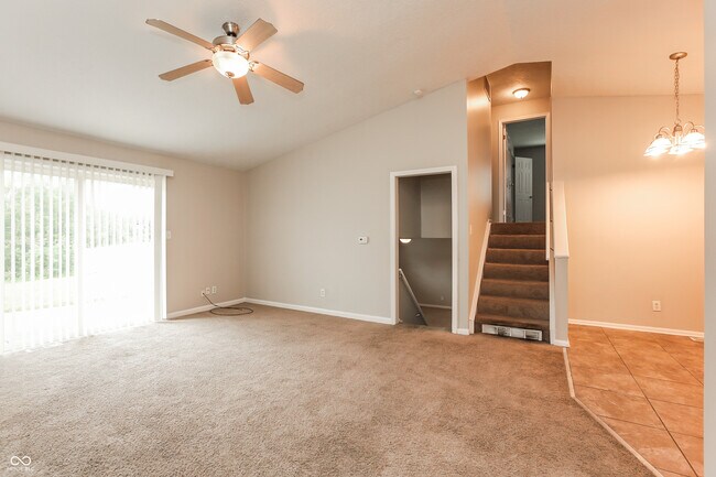 Foto del edificio - 5248 Telford Ct