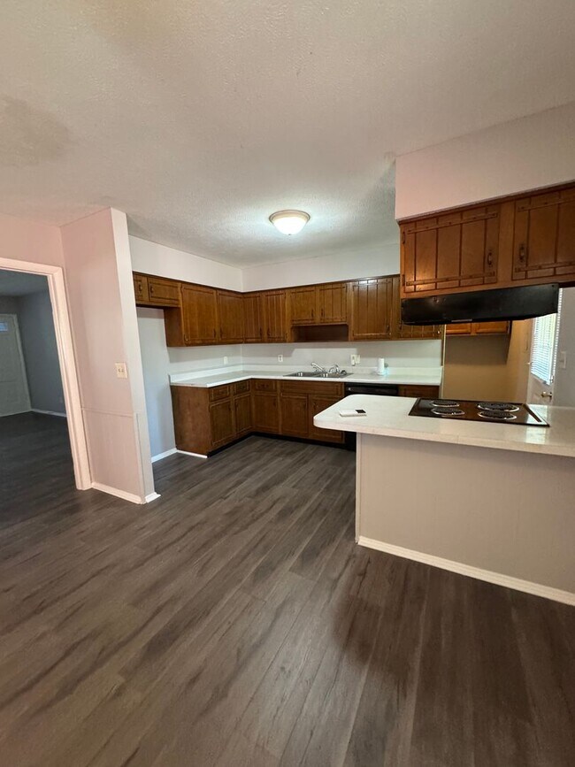 Foto del edificio - Warren Twp - 3 BR