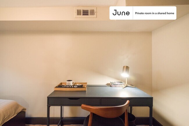 Foto del edificio - Room in Shared 5 bed/2 bath home in Columbia Heights