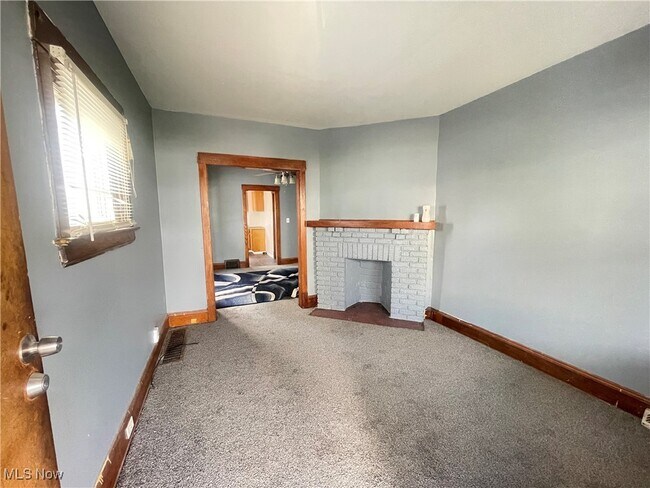 Foto del edificio - 2648 E 122nd St