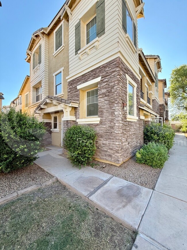 Building Photo - 760 N Laguna Dr