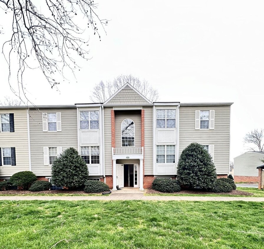 Photo - 1272 Villa Lane- C