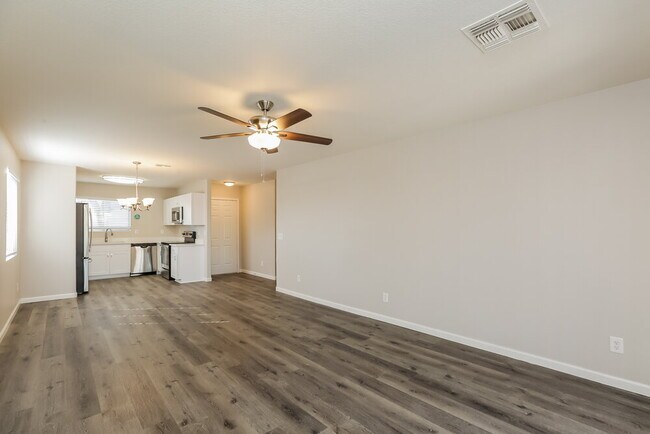 Building Photo - 1074 E Silversmith Trail