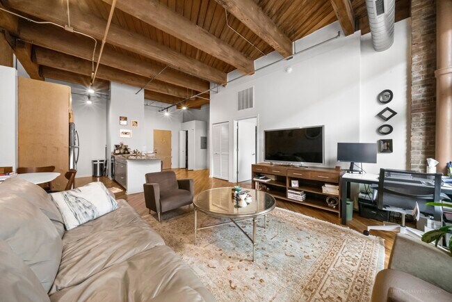 Foto del edificio - 1040 W Adams St