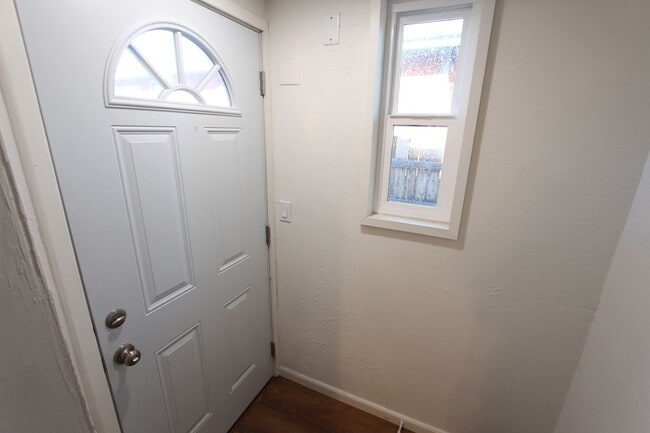 Building Photo - Price Improvement + $500 Move-In Special! Remodeled Unit with Community Garden – Prime Flagstaff ...