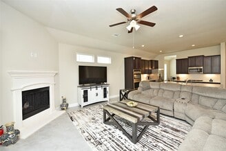 Building Photo - 5835 Euclid Loop