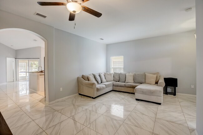 Building Photo - 3822 Washburn Pl