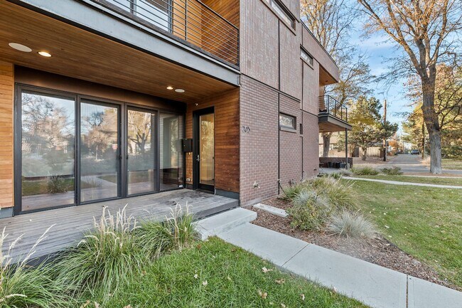 Foto del edificio - 203 S Marion St Pkwy