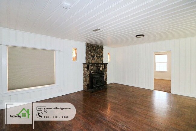 Building Photo - 1840 Heller Ln
