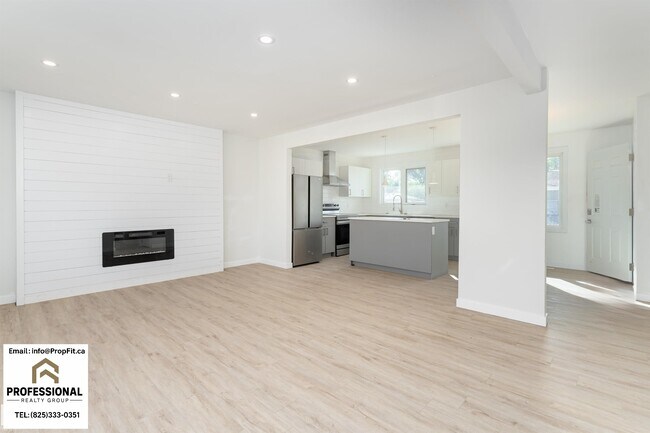 Photo du bâtiment - 13412 82 St NW