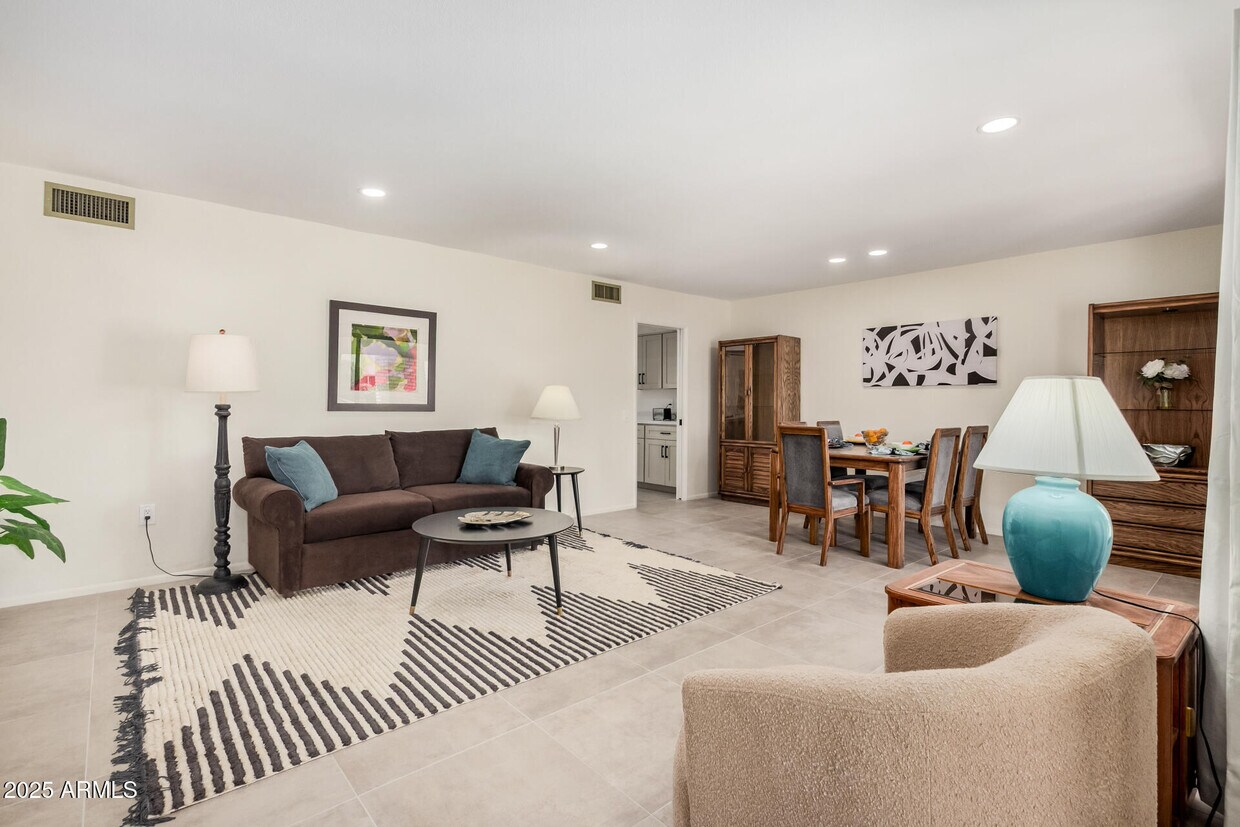 Foto principal - 12930 W Seville Dr
