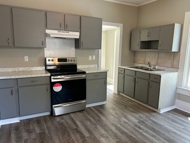 Foto del edificio - Adorable Home Near Downtown Mooresville!